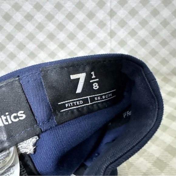 St Louis Blues Authentic Pro NHL Fitted Hat Size 7 1/8 - Picture 6 of 8